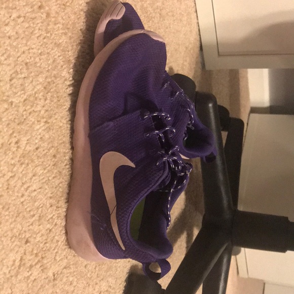 Nike Roshe Run Shoes Sz 6 - Picture 1 of 2
